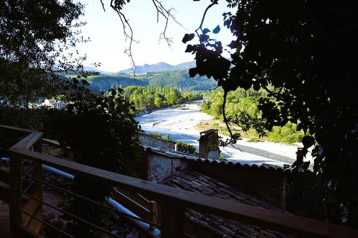 Gîte pour 6 personnes, avec jardin et vue dans Pontaix
