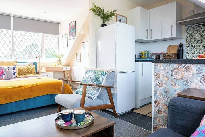 Entire apartment, #10 Cozy Studio| Near Nec & Bhx| Guest for 2 in Solihull, Birmingham Area