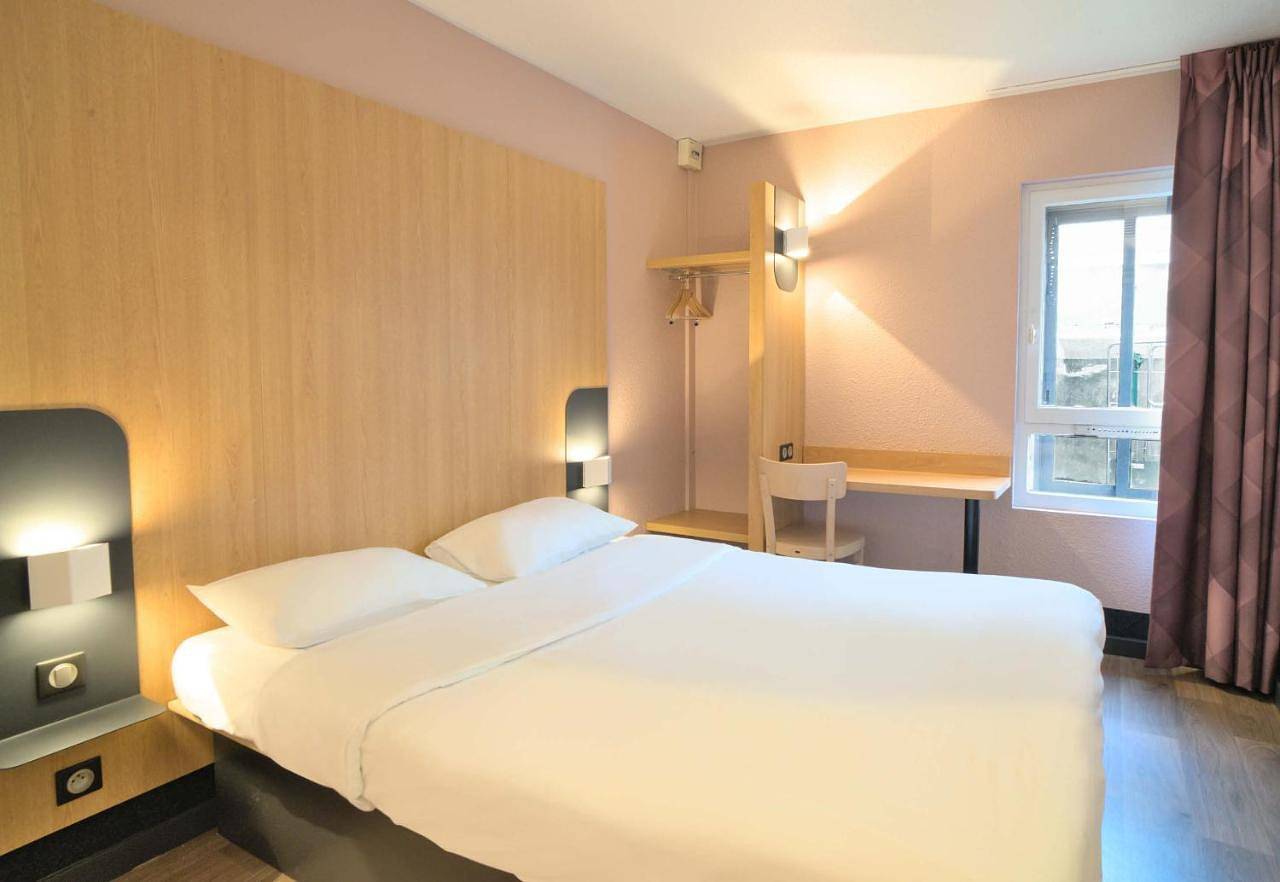 Twin Room in Dreux, Région de Dreux