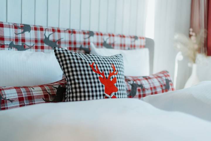 Glamping voor 3 personen, met uitzicht en balkon in Zwitserland