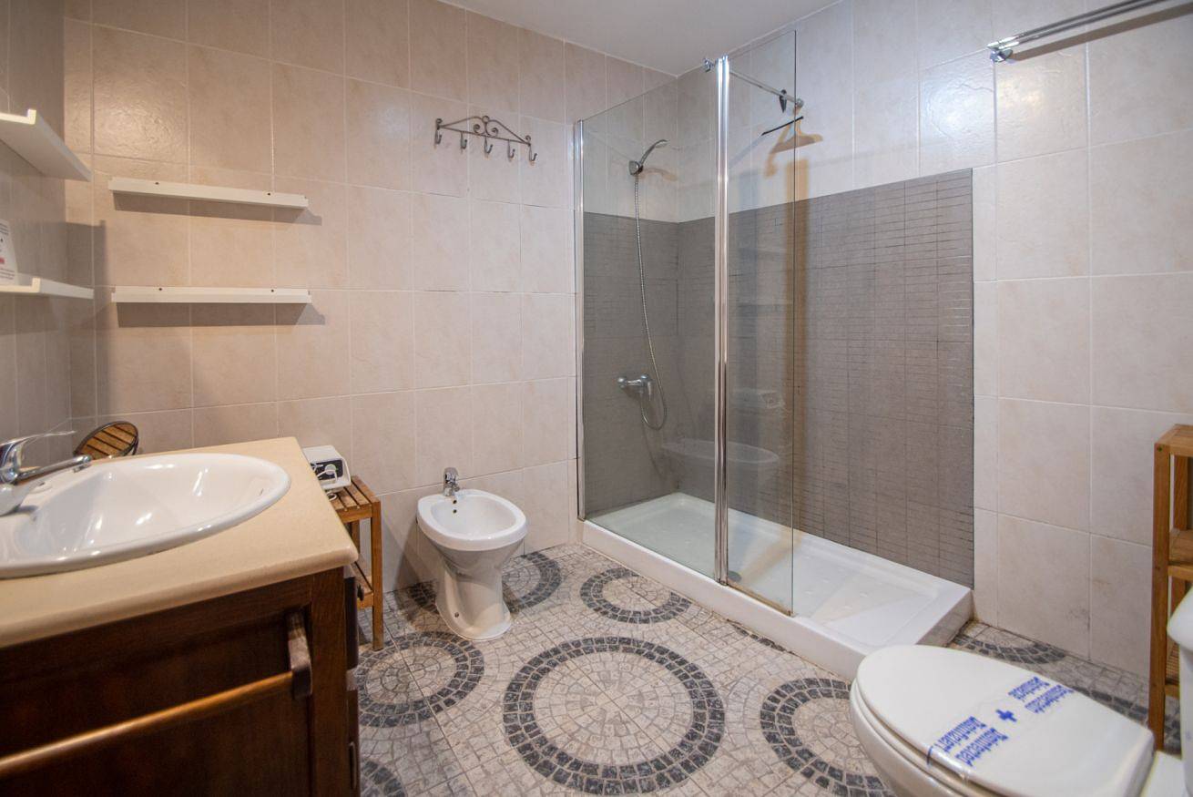 Entire apartment, Santa Maria Serenity: Your Historic Retreat in the Heart of Cádiz in Cadiz Old Town, Cádiz