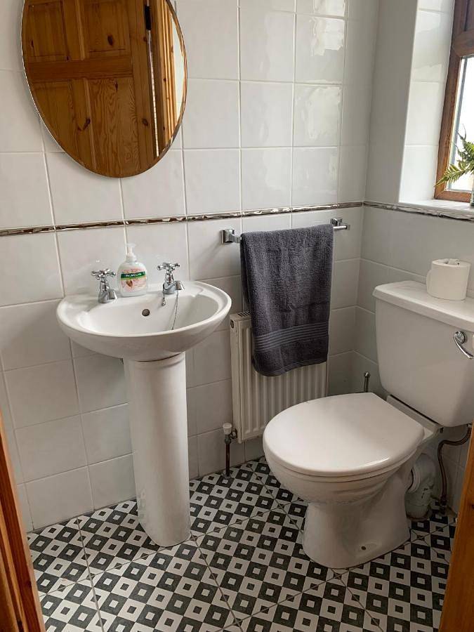Four-Bedroom House in Acaill