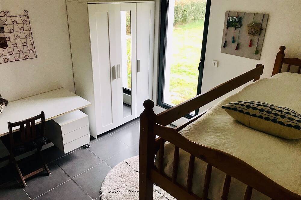 Agréable villa moderne climatisée - Lac à 200m-12 couchages -Maubuisson centre in Maubuisson, Carcans