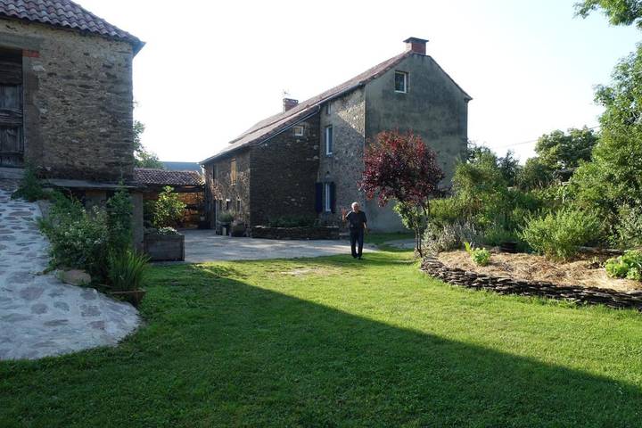 Location de vacances pour 2 personnes, avec Terrasse ainsi que Jardin et Vue à Mirandol-Bourgnounac - 2