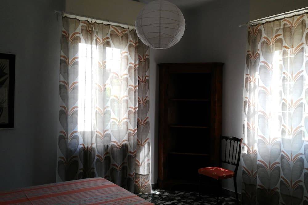 Ganze Wohnung, Großer privater Innenhof. Strandvertrag, Fahrradverleih, Pizzeria. Kostenloses Wifi in Fano, Fano (Gemeinde)