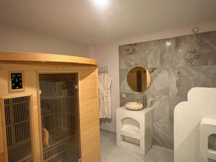 Hôtel pour 4 personnes, avec jacuzzi ainsi que sauna et terrasse à Boussu - 4
