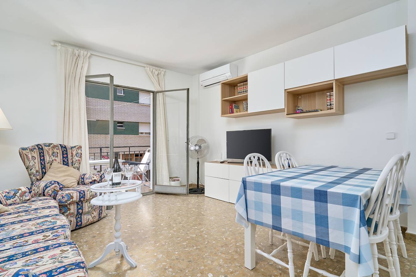 Ganze Wohnung, Apartment 'Calle Antonio Millón' mit Balkon, Wlan und Klimaanlage in Nerja Centre, Nerja