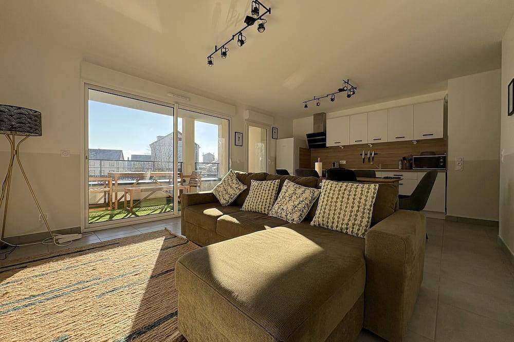 Apartamento entero, Alba: \"Elegance & Comfort\": Apartment with Terrace near the Thermal Centre in Laxou, Región de Nancy