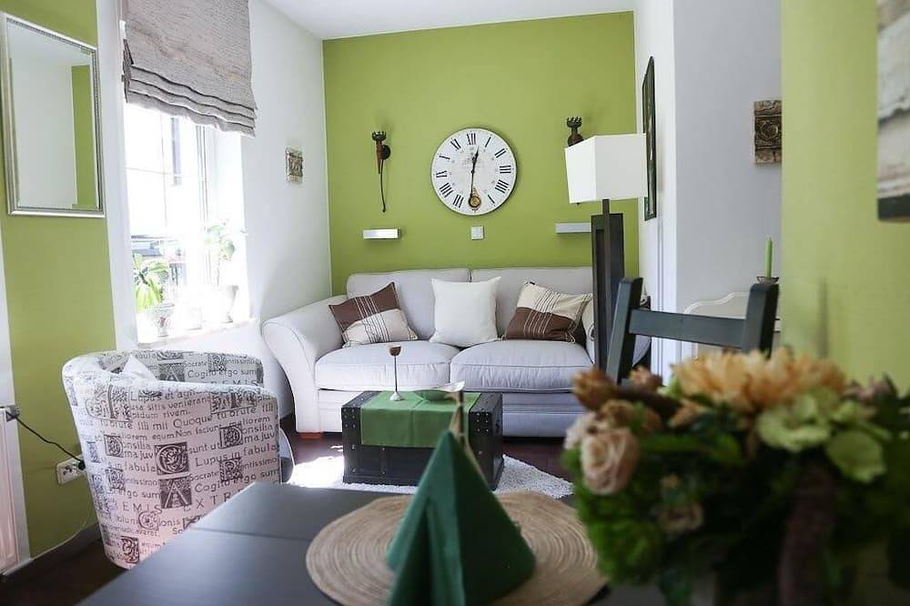 Ganze Wohnung, Ferienwohnung Seeperle im Chalet am See Sader in Stadt Buckow (Märkische Schweiz), Märkische Schweiz-Oderland