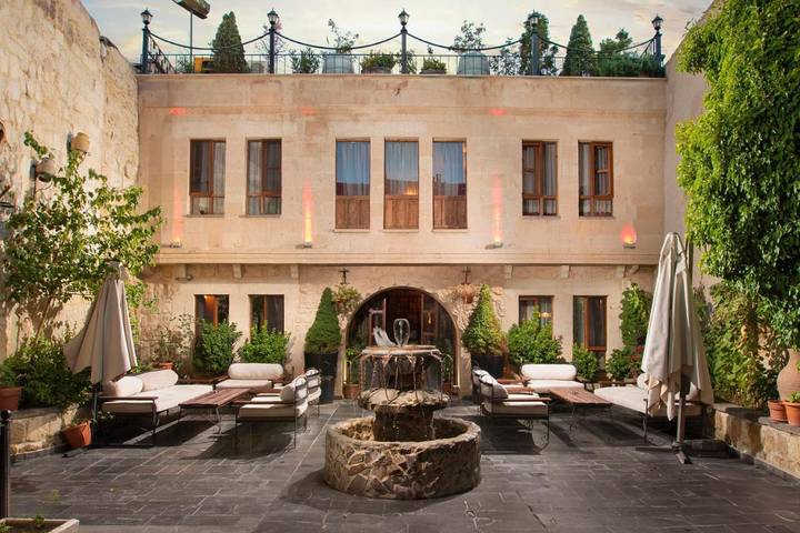 Hotel for 5 people, with hot tub and garden - 1