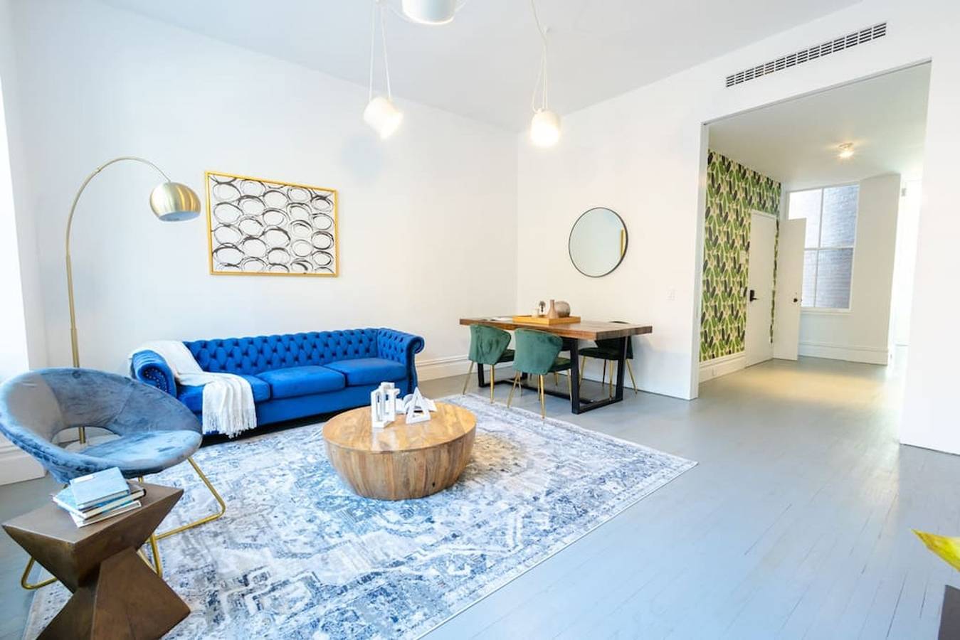 Entire apartment, E10-2 Designer East Village Townhouse 1Br W D in Manhattan, New York City