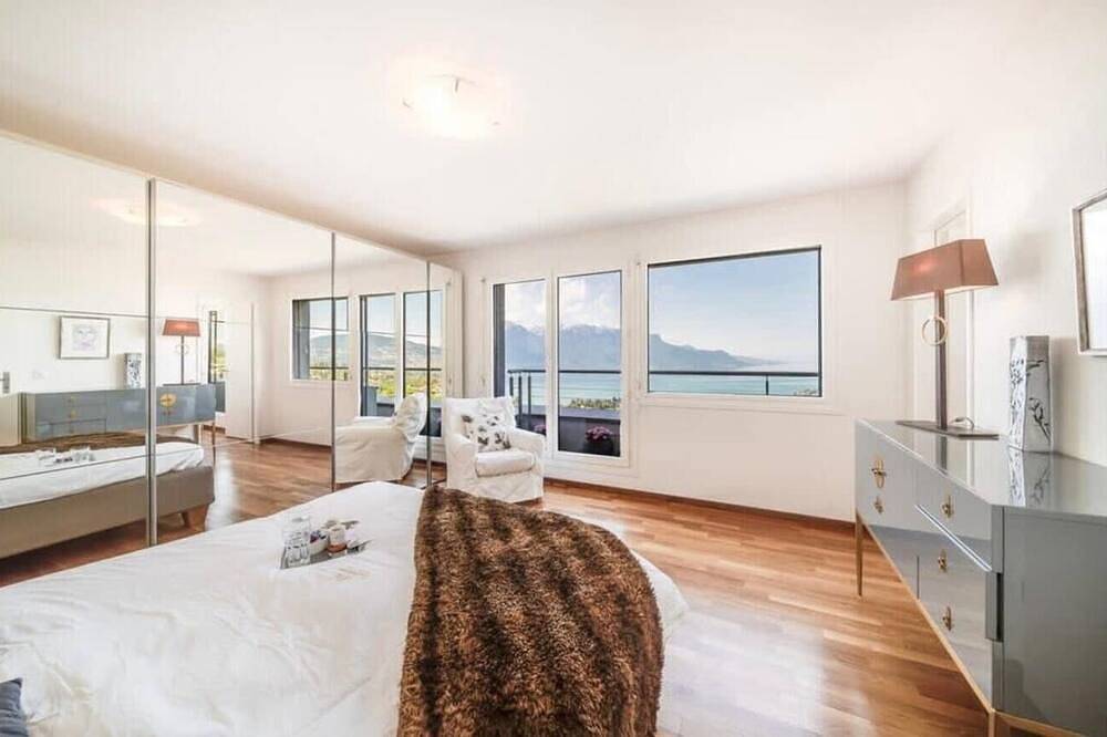 Panoramic Holiday Villa in Montreux in Montreux, Genfer See