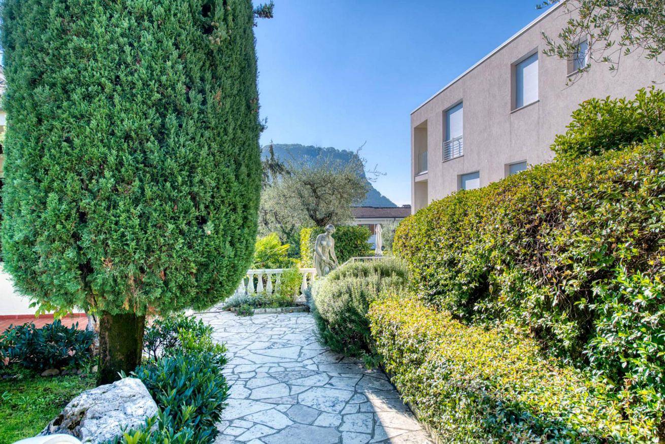 Ganze Wohnung, Apartmentsgarda - Residenza Bouganville in Garda, Gardasee-Berge