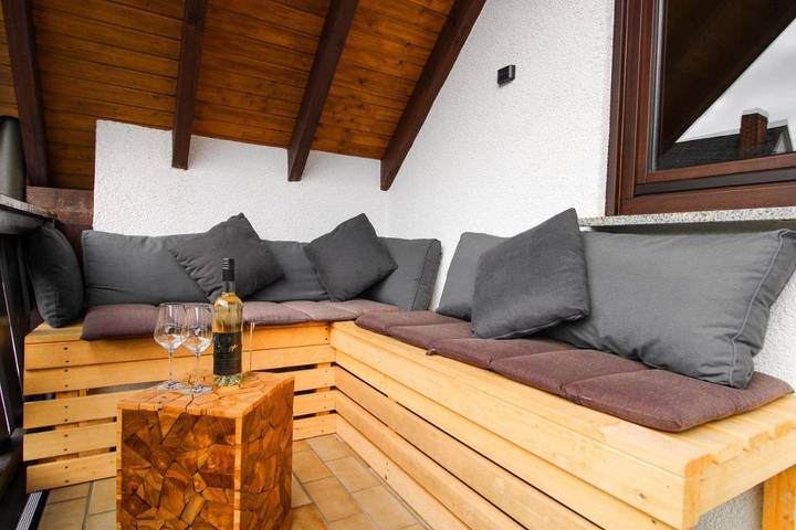 Ferienwohnung für 6 Personen, mit Garten und Sauna sowie Ausblick, mit Haustier in Neef - 4