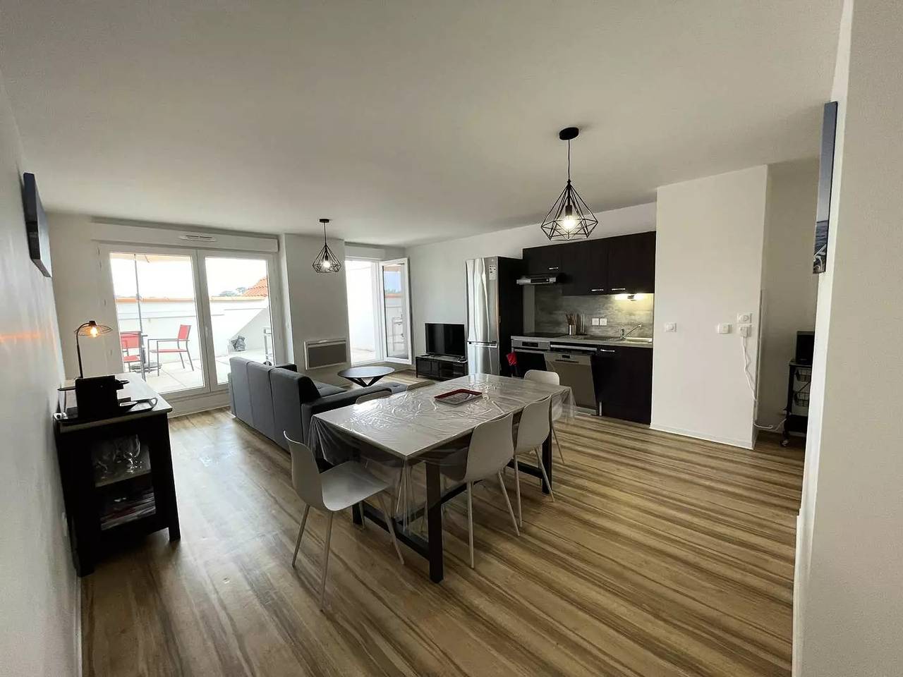 Ganze Wohnung, Neue Wohnung in der Nähe von Annehmlichkeiten für 6 Personen mit Parkplatz in Lacanau Ocean, Lacanau