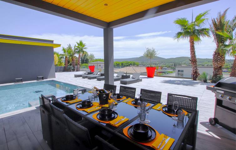 Location de vacances pour 9 personnes, avec terrasse et piscine à Montboucher-sur-Jabron - 2