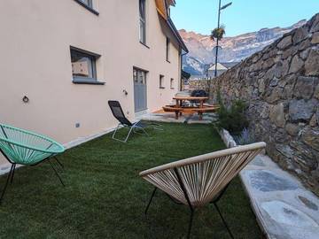 Location de vacances pour 14 personnes, avec jardin et vue à Gavarnie