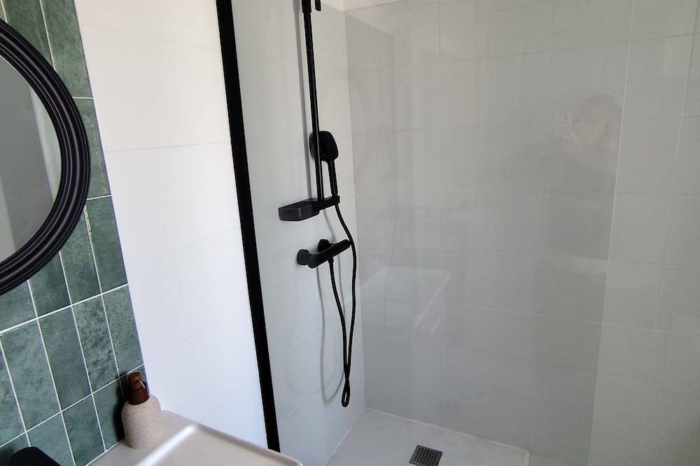 Apartamento entero, Bohemian studio close to beaches and hiking. in Lannilis, Región de Brest