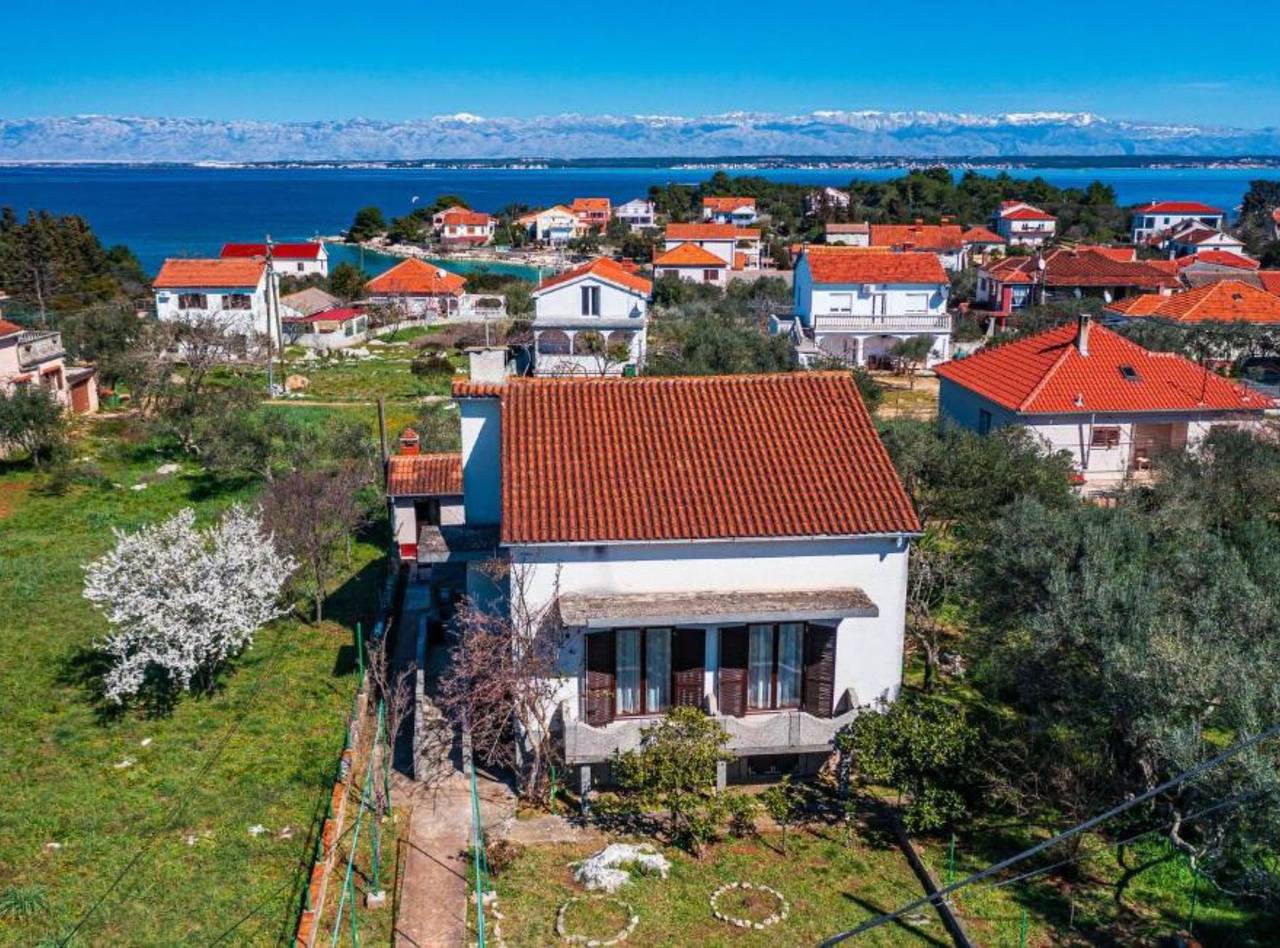 Apartamento entero, Two Bedroom Apartment with Terrace in Ugljan, Isla de Ugljan