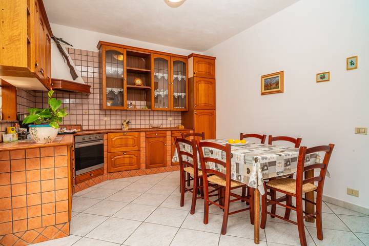 Entire apartment, Apartment 'La Casa Vacanza Di Jano' with Mountain View and Balcony in Francavilla di Sicilia, Messina Province
