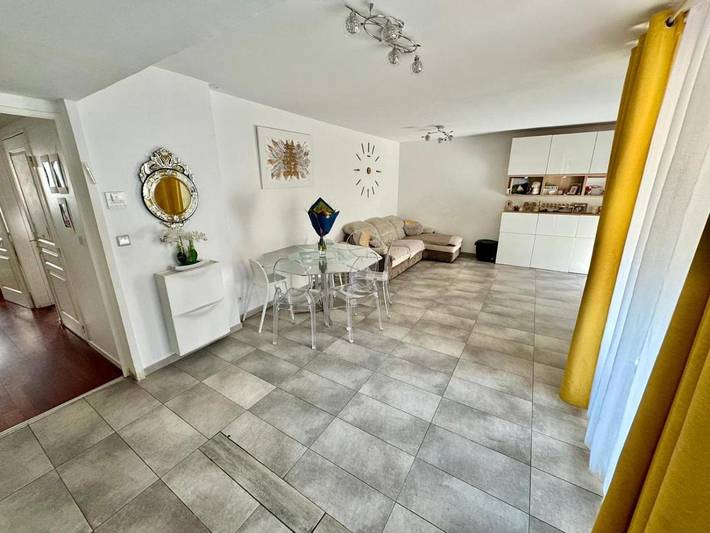 Gîte pour 8 personnes, avec terrasse dans Stade Vélodrome