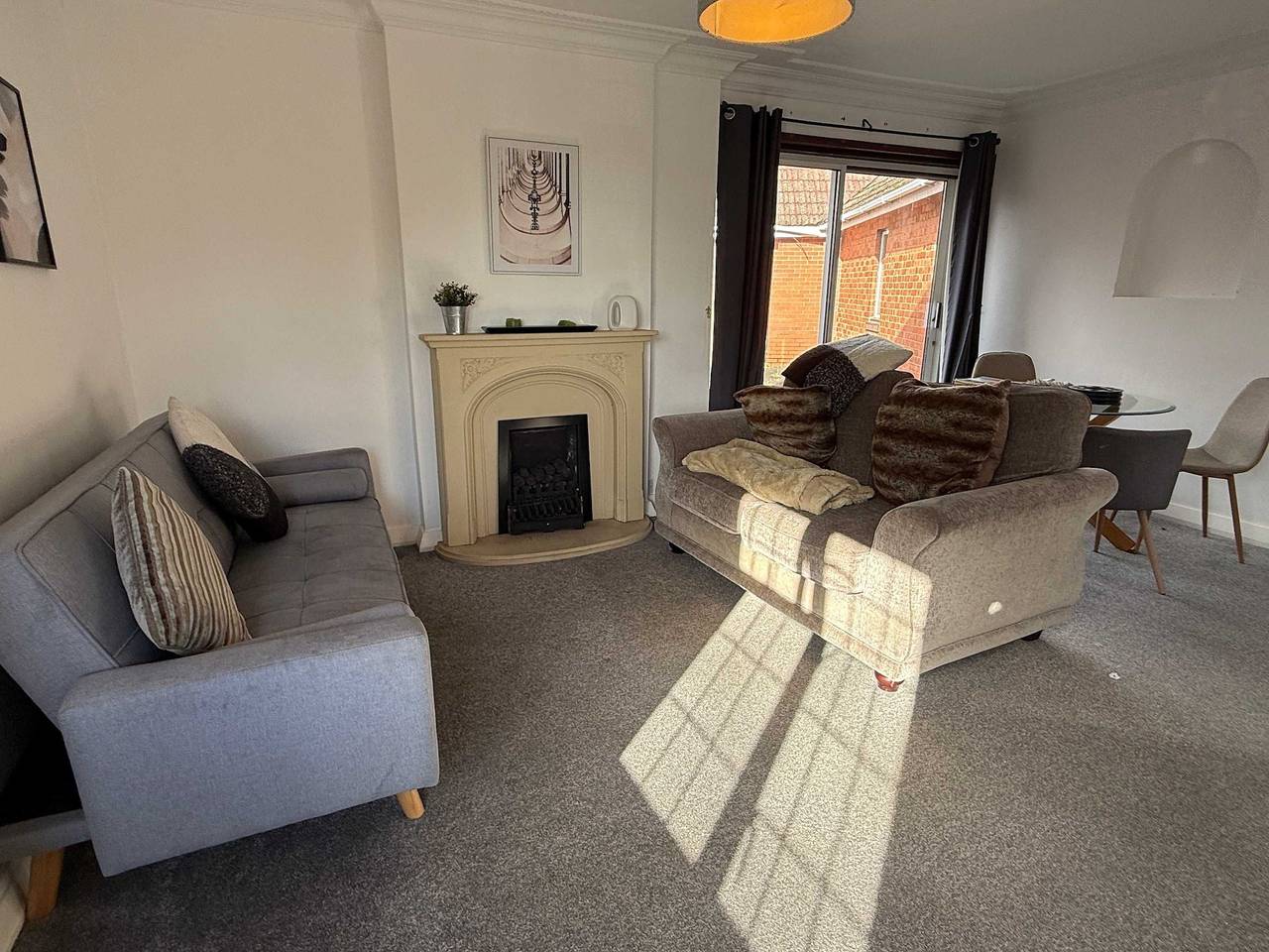 Large 4 Bed with Parking in Warwickshire