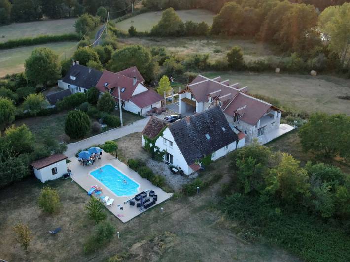 Chalet para 40 personas, con terraza y jardín - 1