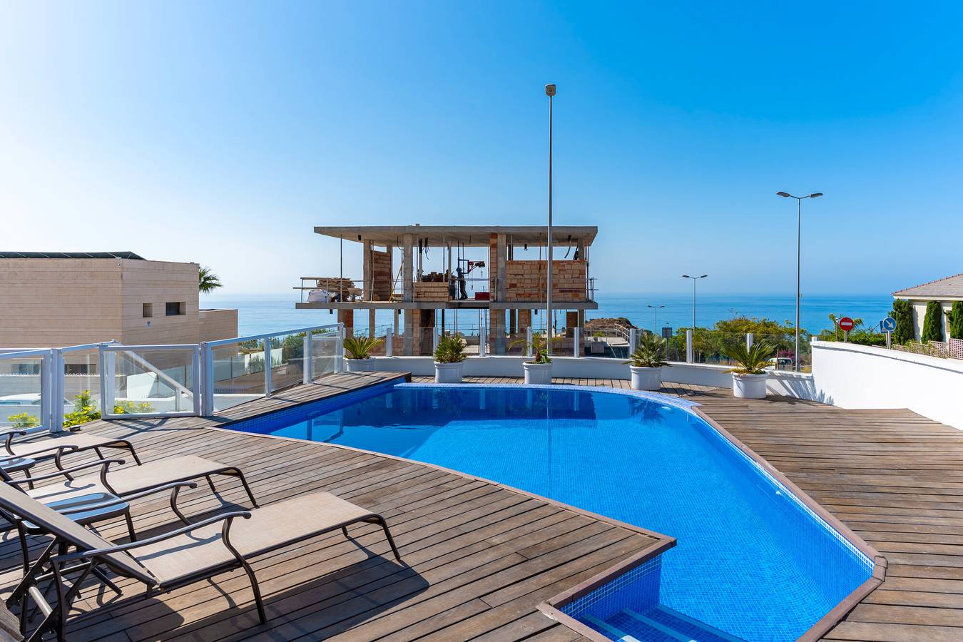 Holiday Home 'Iglu' with Sea Views, Wi-Fi and Air Conditioning in La Capellania, Benalmádena