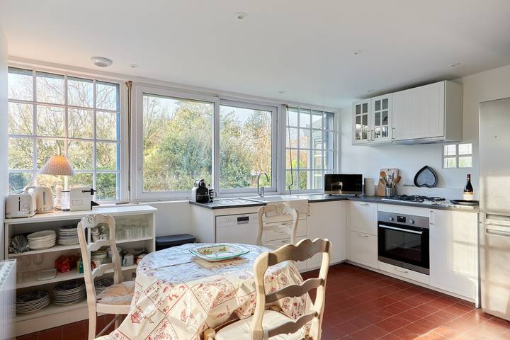 Location de vacances pour 8 personnes, avec jardin ainsi que piscine et terrasse à Tourgéville - 3