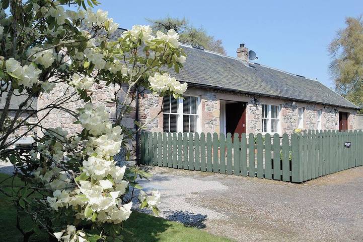Cottage for 4 people, with garden in Loch Ness