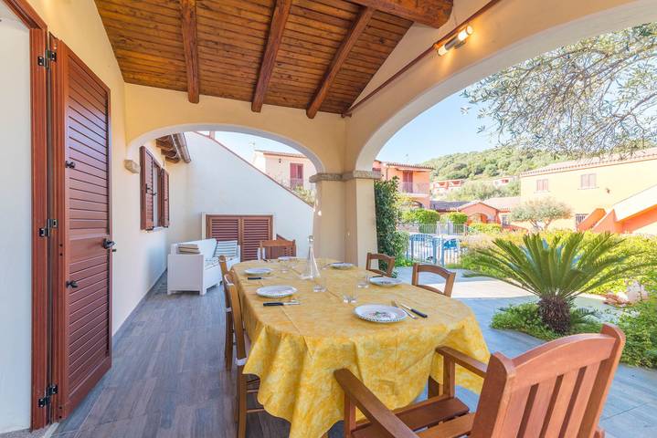 Maison de vacances "Villetta Con Patio Esterno" avec 2 terrasses privées et A/C in Straulas, San Teodoro