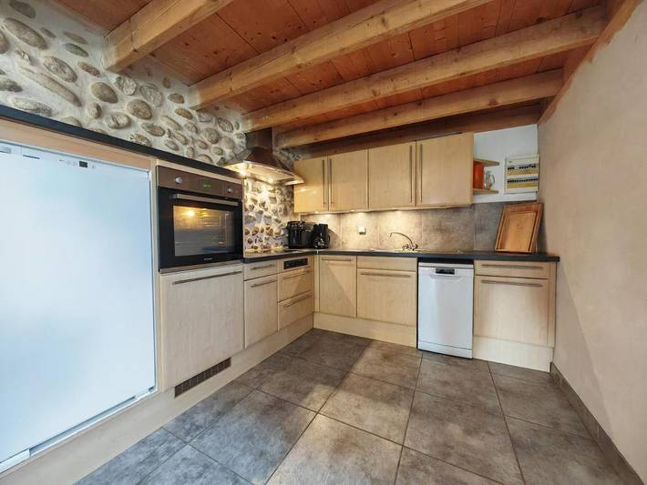 Gîte pour 3 personnes, avec vue ainsi que piscine et jardin, animaux acceptés à Saint-Didier-sous-Aubenas - 2