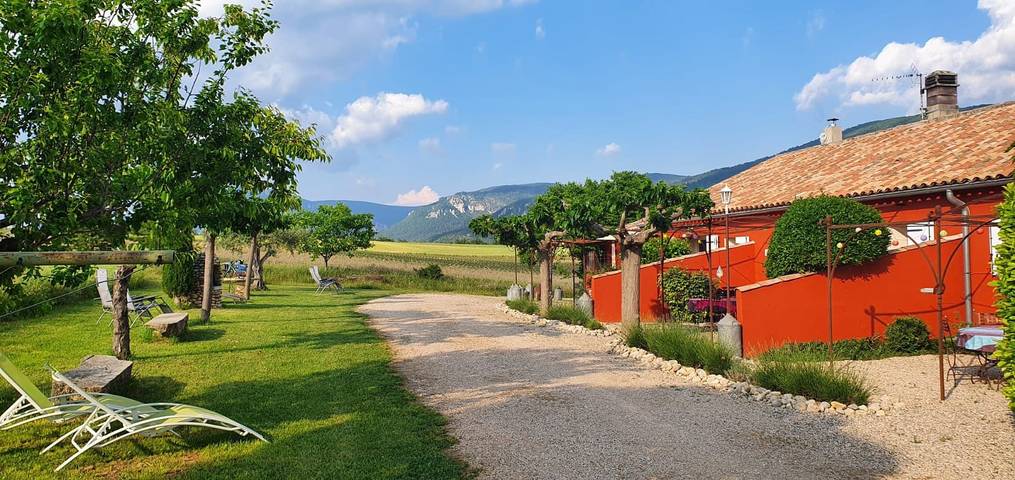 Gîte pour 4 personnes, avec piscine ainsi que jardin et terrasse dans les Alpes-de-Haute-Provence - 3