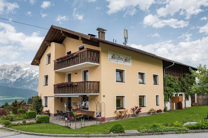 Ferienwohnung für 2 Personen, mit Balkon und Garten sowie Ausblick