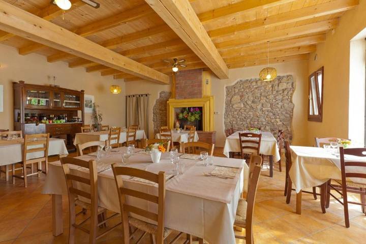 Habitación 'Camera Matrimoniale' con terraza compartida, Wi-Fi y aire acondicionado in Cavriana, Provincia de Mantova