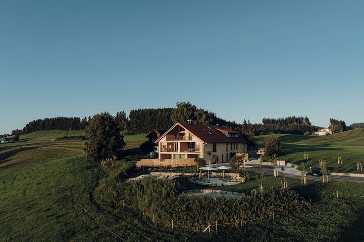 Ganze Wohnung, Sona Suites Allgäu: Sauna, Whirlpool & Bergblick in Wiggensbach, Bayerisch Schwaben