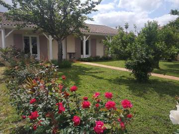 Gîte pour 4 personnes, avec jardin et terrasse à Tonneins