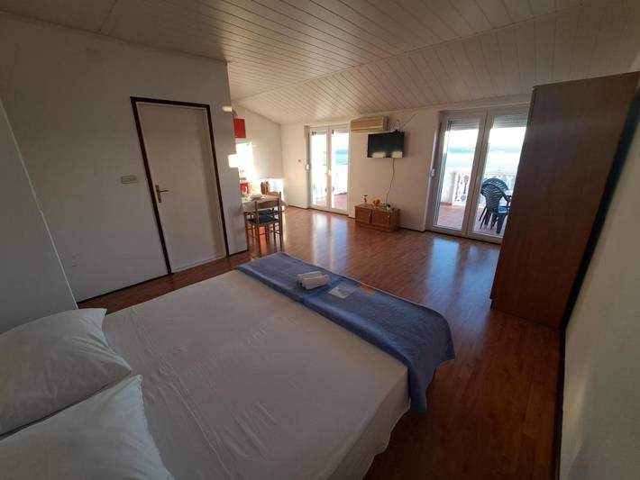Gîte pour 2 personnes, avec vue ainsi que balcon et jardin dans Région de Zadar - 4
