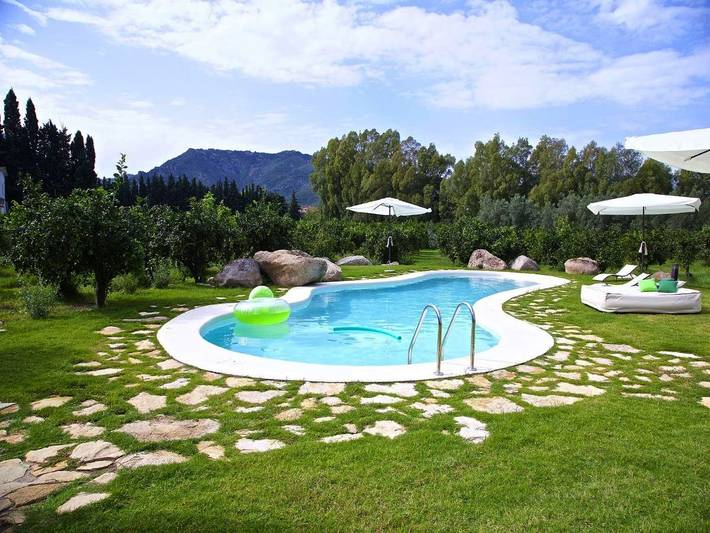 Bungalow per 3 persone, con sauna e piscina nonché giardino e panorama in Sud della Sardegna