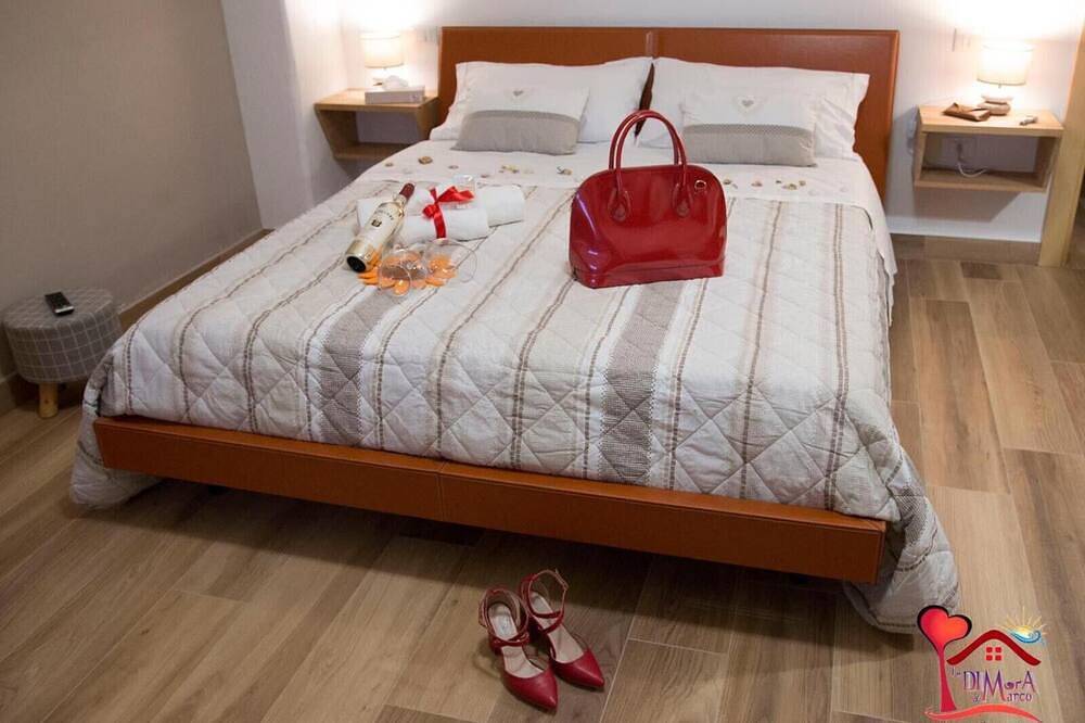 Appartement entier, Appartement 'La Dimora Di Marco - Sole e Luna' avec terrasse partagée, Wi-Fi et climatisation in Melendugno, Province de Lecce