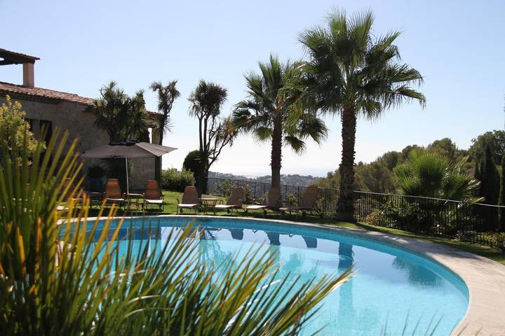 Villa pour 20 personnes, avec piscine ainsi que vue et jardin à Saint-Paul-de-Vence