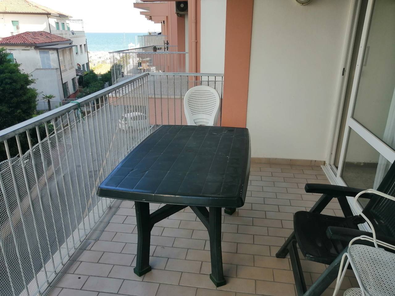 Ganze Wohnung, Apartment 'Mareva 3 Zimmer am Meer' mit Meerblick, privater Terrasse und Wlan in Lido di Jesolo, Jesolo