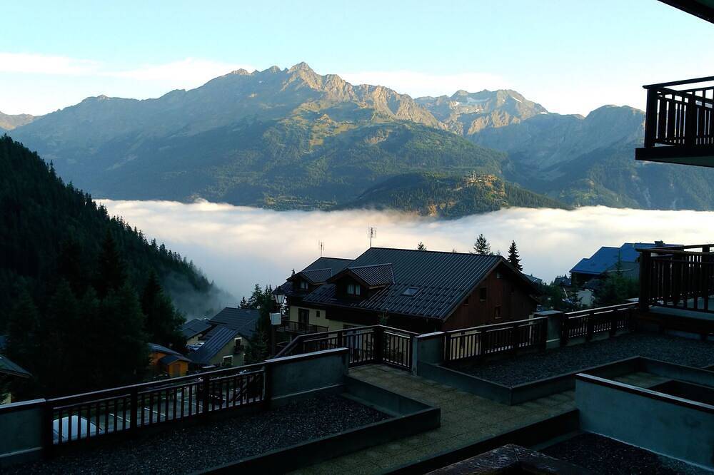 Entire apartment, Chalet apartment in Valfréjus, Modane