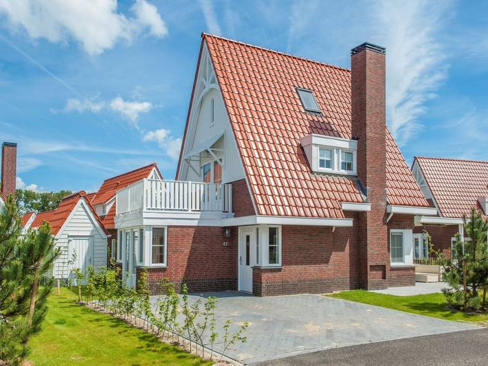 Villa voor 8 personen, met tuin en balkon in Kamperland