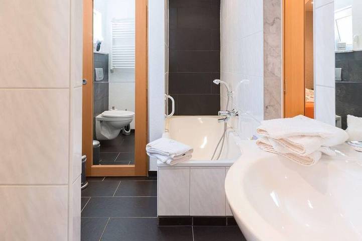 Ganze Wohnung, Ferienwohnung Haus Rosi Eg - Ferienwohnung Haus Rosi in Weiskirchen, Saar-Nahe-Bergland