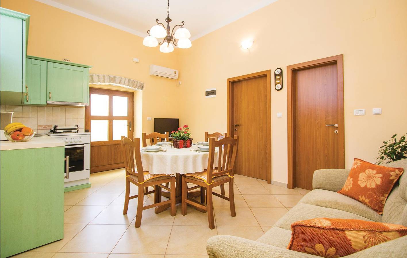 Casa vacanza per 4 persone con terrazza in Bicici, Costa meridionale dell´Istria
