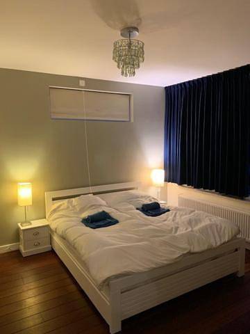 Gîte pour 2 personnes, avec terrasse ainsi que vue et jardin à Heemstede