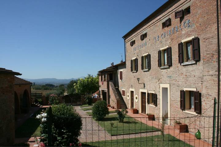 Vacation rental for 10 people, with yard and pool in Cortona