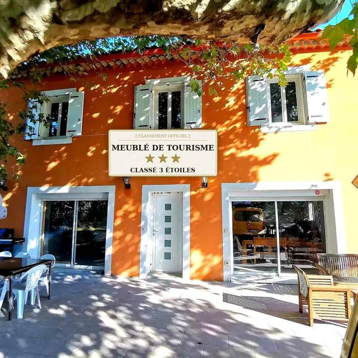 Villa für 11 Personen, mit Whirlpool und Terrasse sowie Garten