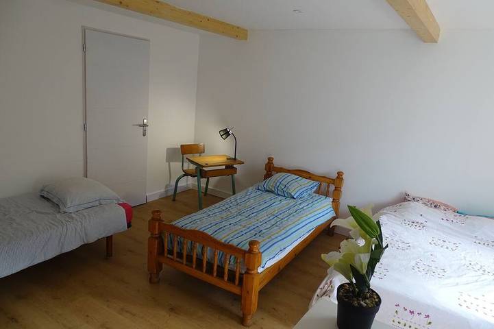 Country house in the Ariege ideal for skiing, hiking, biking, snowshoeing, fishing... in Gudas, Ariège